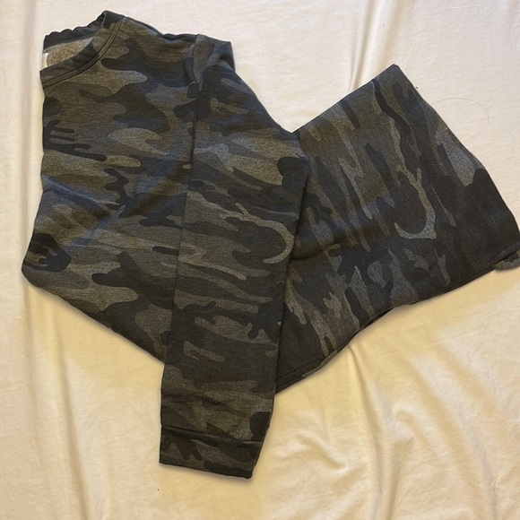 Velvet by Graham and Spencer camo dress - Picture 2 of 7